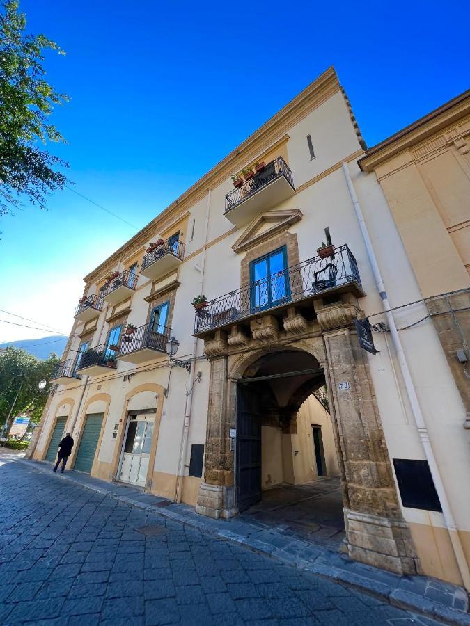 Bed and Breakfast Cortile Umberto I Чефалу Екстер'єр фото