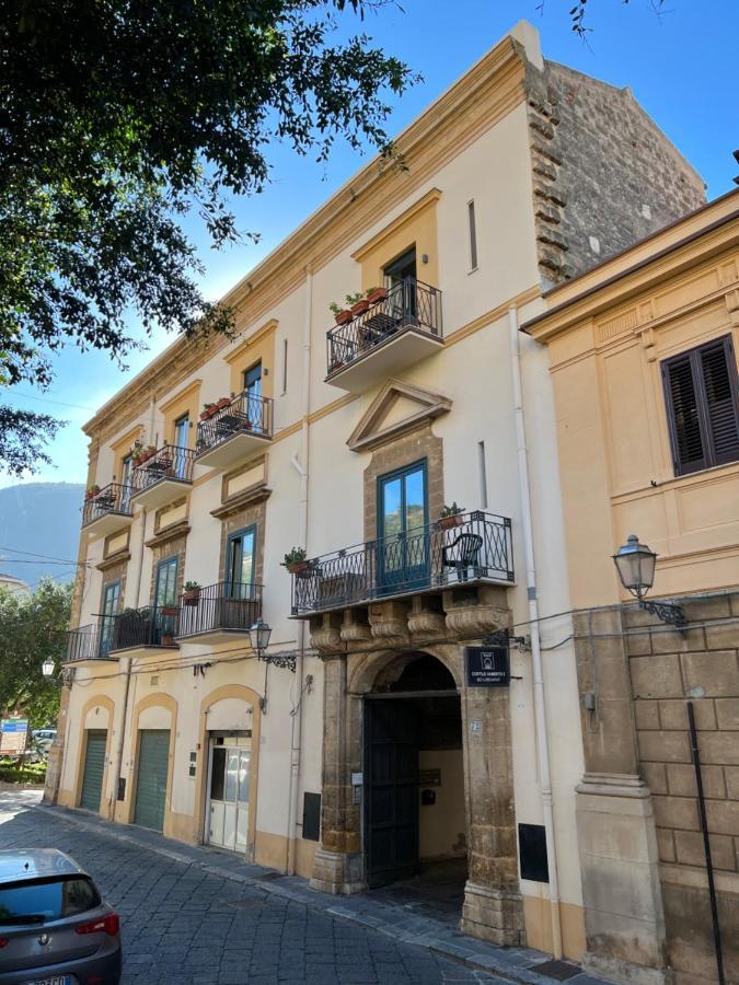 Bed and Breakfast Cortile Umberto I Чефалу Екстер'єр фото