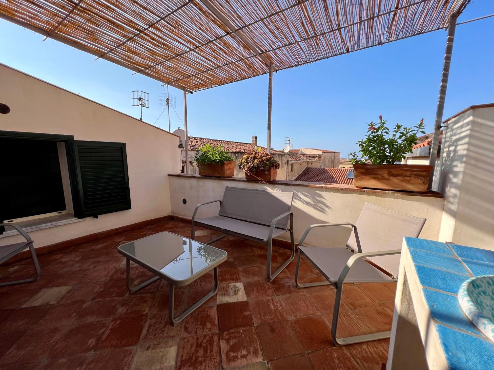 Bed and Breakfast Cortile Umberto I Чефалу Екстер'єр фото